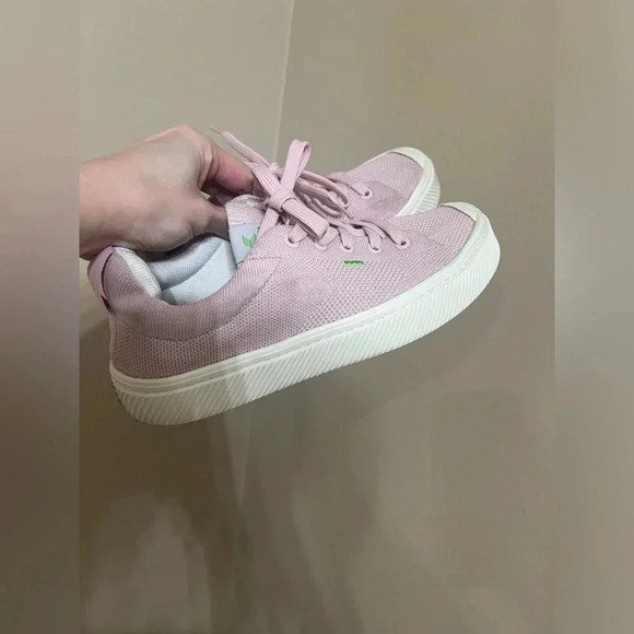 Cariuma | Oca Low Rose Red Canvas Sneakers - Picture 8 of 8